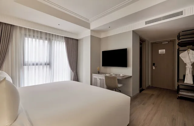 Connecting, Deluxe, La Siesta Premium Saigon Central 2/6