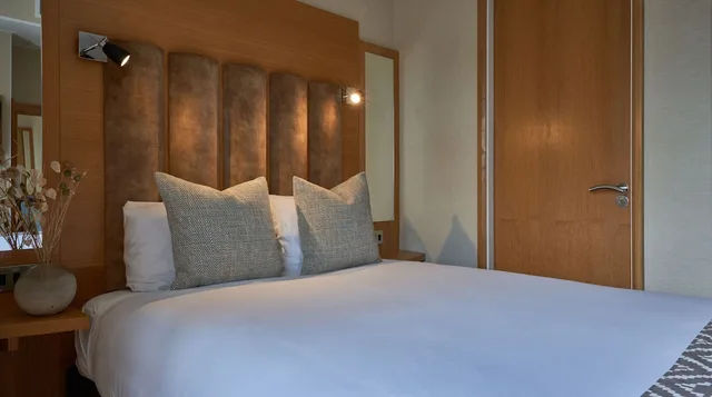 Budget, Double Bed, The Fairlawns Hotel And Spa 6/8