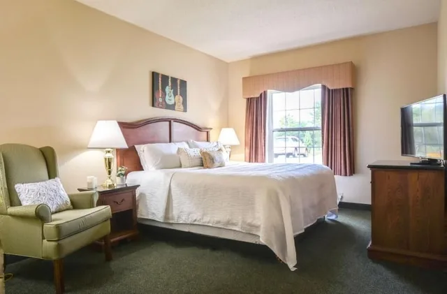 Premier, Suite, King Bed, Sofa, Four Seasons Island Resort Trademark Collection By Wyndham 1/2