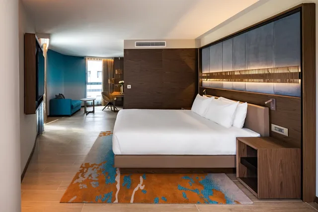 Regency, Suite, King Bed, Balcony، Hyatt Regency Malta 2/7