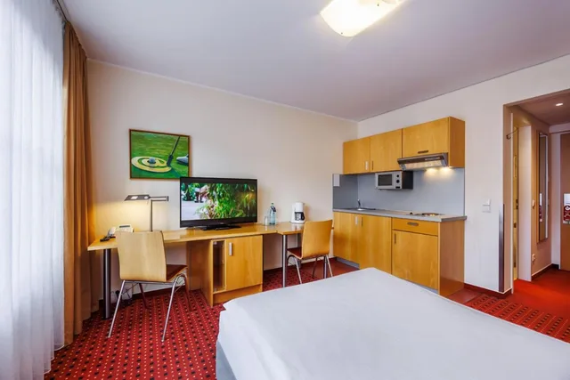 شقة أساسية بسرير مزدوج، Airporthotel Berlin Adlershof 2/6