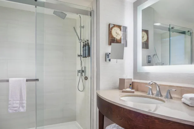 غرفة ركنية بسرير كينج مع أريكة، The Westin Buckhead 9/10