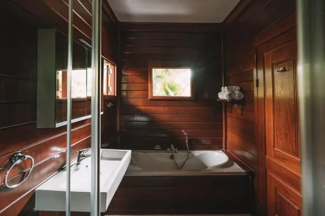 غرفة سوبيريور بسرير كينج، The Kontiki Curacao Beach Resort 2/3