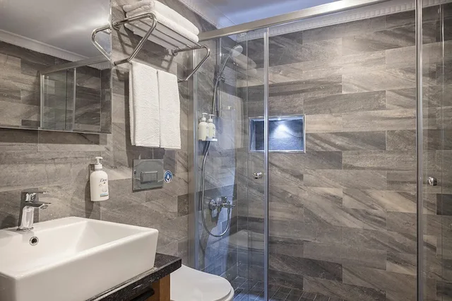 غرفة بريميوم بثلاثة أسرّة، Garner Hotel Istanbul - Airport Arnavutkoy by IHG 4/5