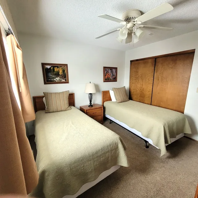 Condominium, 2 Bedrooms, King and Twin Beds, 2 Bathrooms, Sofa، Pines at Meadow Ridge 3/8