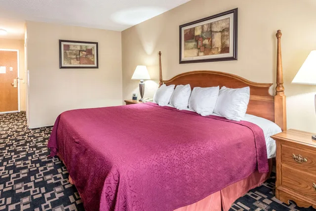 غرفة بسرير كينج، Quality Inn Ripley, WV 4/9