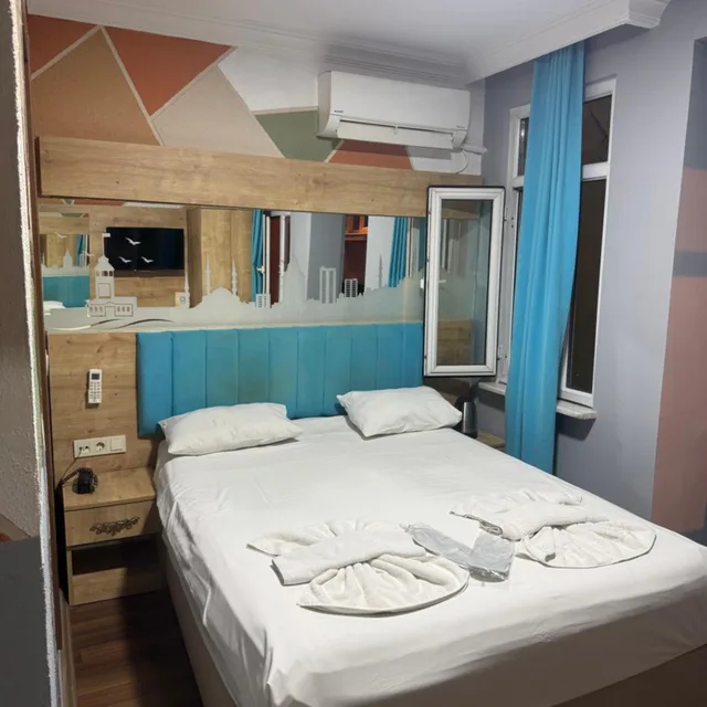 غرفة قياسية بسرير كينج، Megaron Hotel 4/10