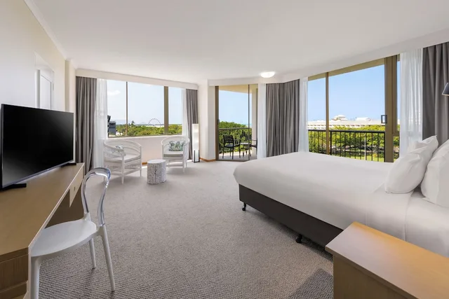جناح سوبيريور بسريرين منفصلين وسرير كينج بشرفة، Pacific Hotel Cairns 4/10