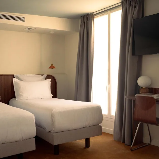 Superior, Triple, HOTEL CAMELIA INTERNATIONAL 1/5