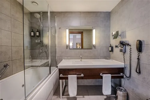 غرفة عائلية بسرير مزدوج أو سريرين منفصلين، Midtown Hotel Istanbul 1/1