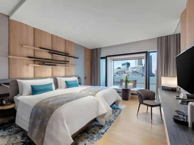 Lifestyle, Premier, King and Twin Beds, Balcony، PARKROYAL COLLECTION Marina Bay 2/3