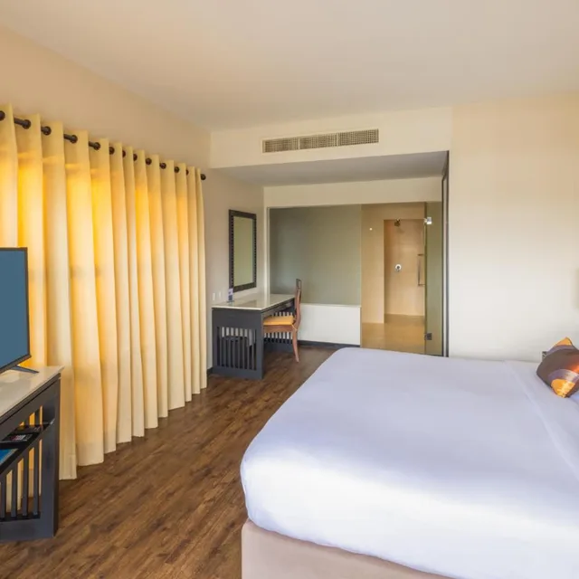 جناح ديلوكس بسرير مزدوج، Deevana Plaza Phuket Patong 4/7