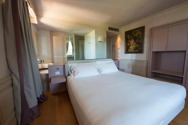 غرفة بريستيج بسرير مزدوج بإطلالة على البحر، Villa Lattanzi 5/10