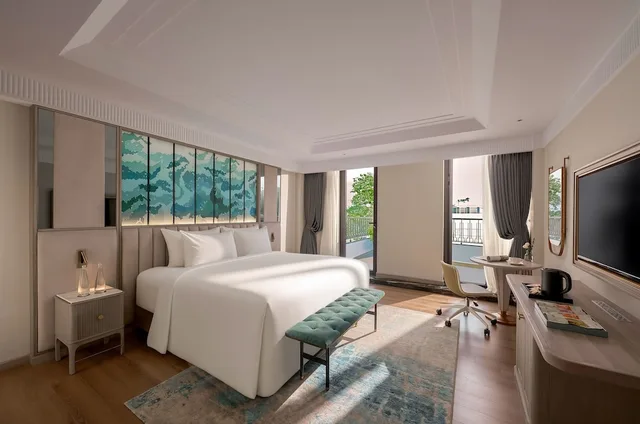 Signature, Suite, King Bed, Partial Lake View، La Siesta Premium Lakeside 5/7