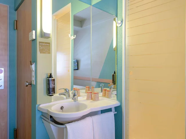 غرفة عائلية بسرير مزدوج، Ibis Budget Luzern City 4/7