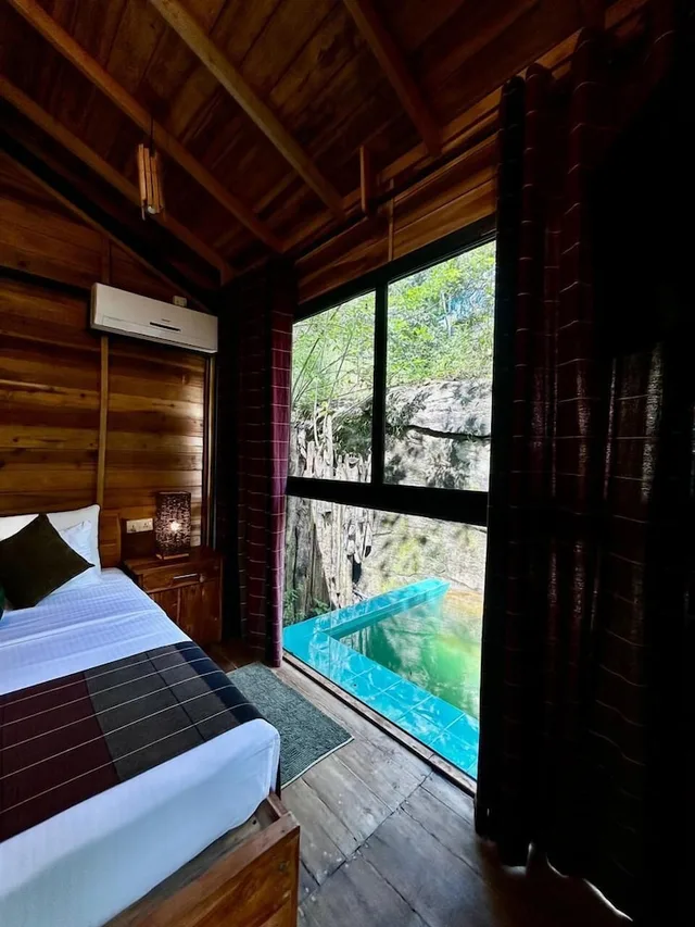 Royal, Nature, River, Villa, King Bed، The Glenrock 5/8