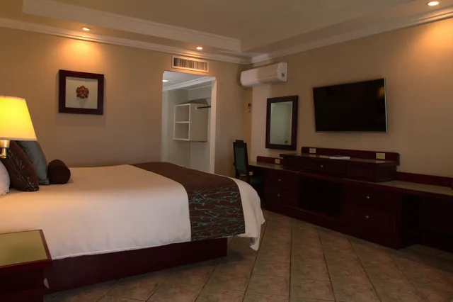جناح جونيور بسرير كينج، Estero Beach Hotel & Resort 5/7