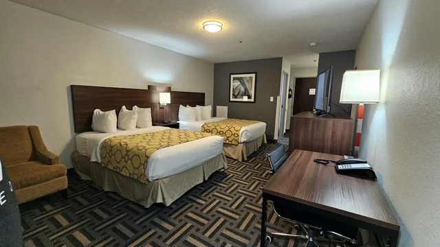 غرفة بسريرين مزدوجين، Baymont by Wyndham Chicago/Calumet City 2/3
