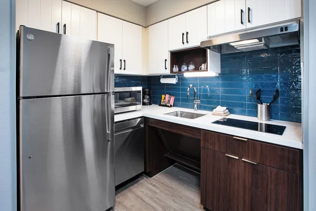 جناح استوديو بسرير كوين بمطبخ، Staybridge Suites Bismarck 6/6
