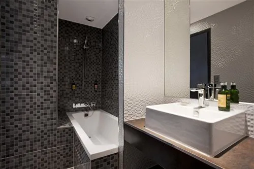 غرفة سوبيريور بسرير مزدوج أو سريرين منفصلين، Hotel Des Savoies Lyon 1/1