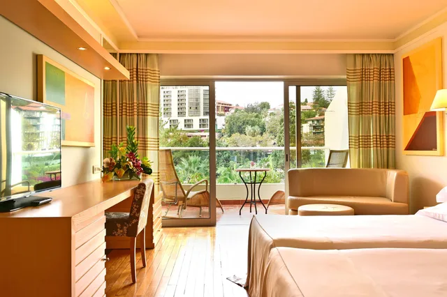 Standard, Double Bed, Pool View, Pestana Carlton Madeira 1/1