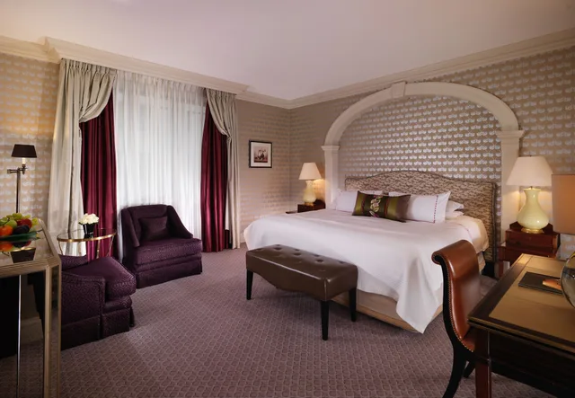 غرفة تنفيذية بسرير كينج، The Dorchester Hotel 2/9