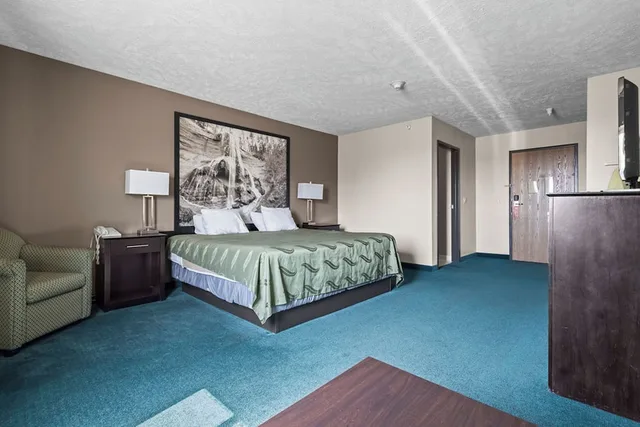غرفة بسرير كوين، Burgundy Inn & Suites 3/10