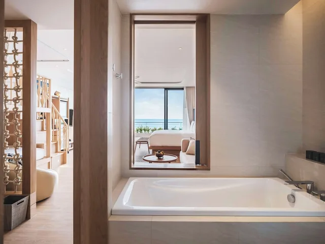جناح عائلي بسرير كينج وسرير بطابقين بإطلالة على البحر، Anantara Koh Yao Yai Resort & Villas 4/5