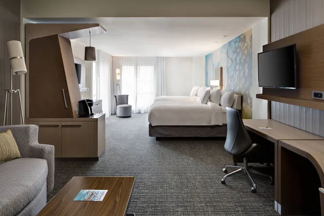 Suite, 2 Queen Beds, Sofa, Courtyard Houston Northwest Cypress 2/2