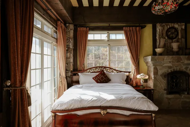 Room, 2 Queen Beds, Pool Floor، EOS Resort 1/2