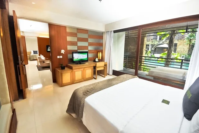 جناح بريميير بإطلالة على المسبح بشرفة بغرفتي نوم، The Haven Bali Seminyak 5/8