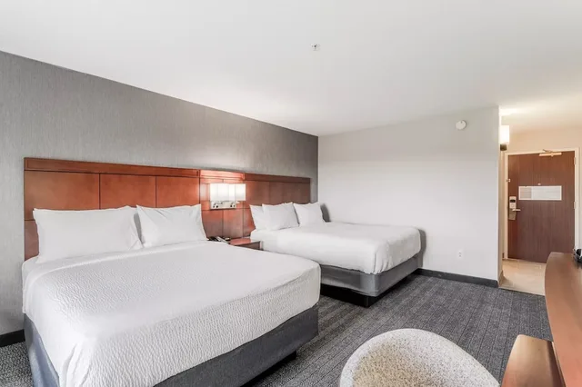 غرفة بسريرين كوين، Courtyard By Marriott Burlington Williston 2/10