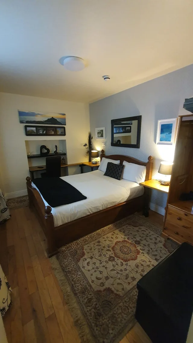 Standard, King Bed, Rose Park Annex 5/10