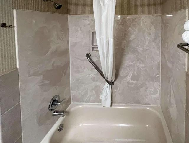 Room, King Bed, Quality Inn & Suites Grants I-40 4/4
