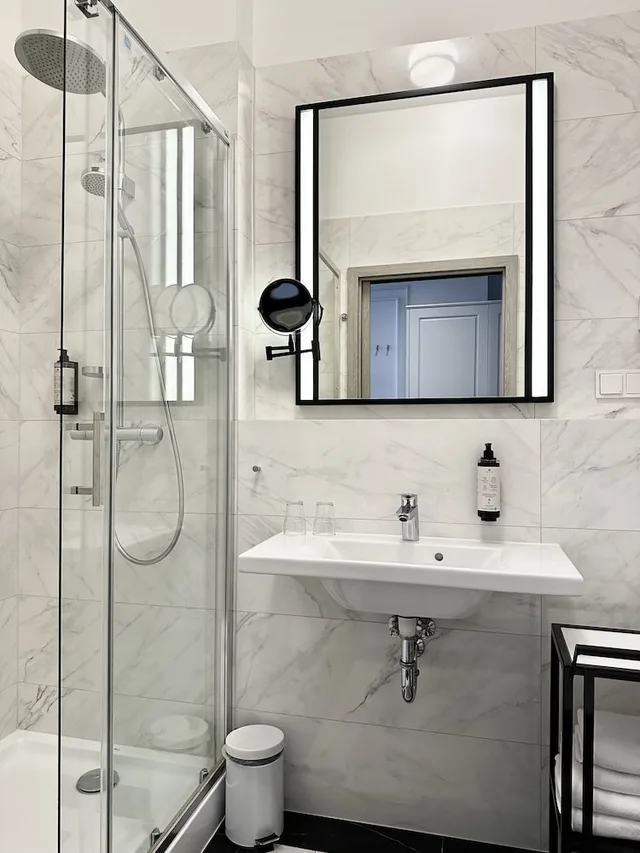 غرفة كلاسيكية بسريرين منفصلين بشرفة، Amber Design Residence 1/1