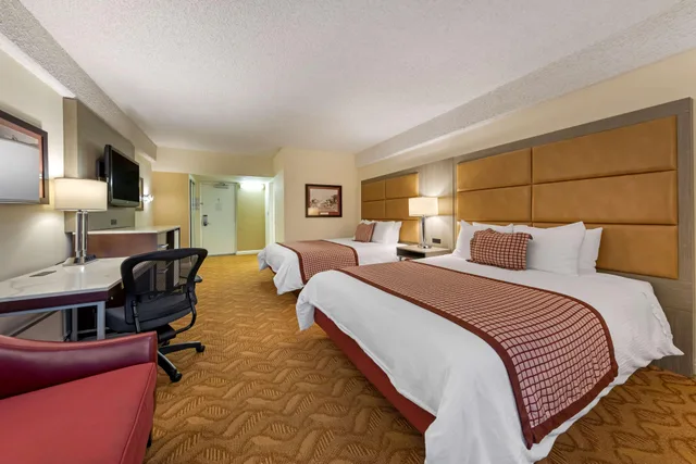 غرفة بسريرين كوين، Best Western Plus Thousand Oaks Inn 3/8