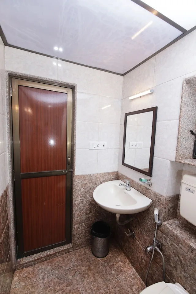 Super, Deluxe, Queen Bed, Garden View، West End Hotel 5/5