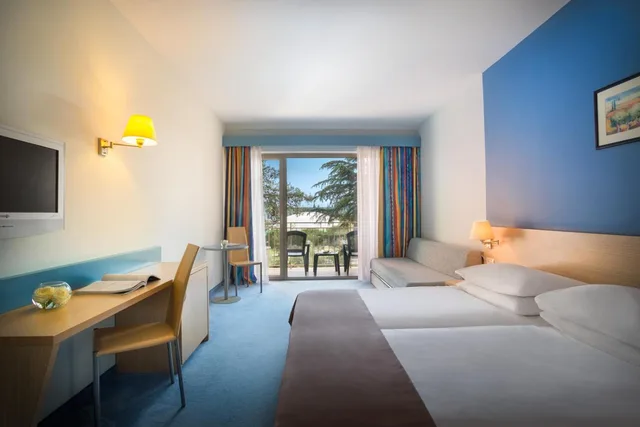 غرفة كومفورت عائلية بإطلالة على المتنزه بشرفة مع سرير إضافي، Remisens Hotel Lucija 4/5