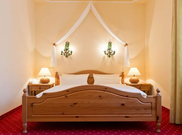 غرفة كلاسيكية بسرير كينج، Romantik Hotel Markusturm 3/6