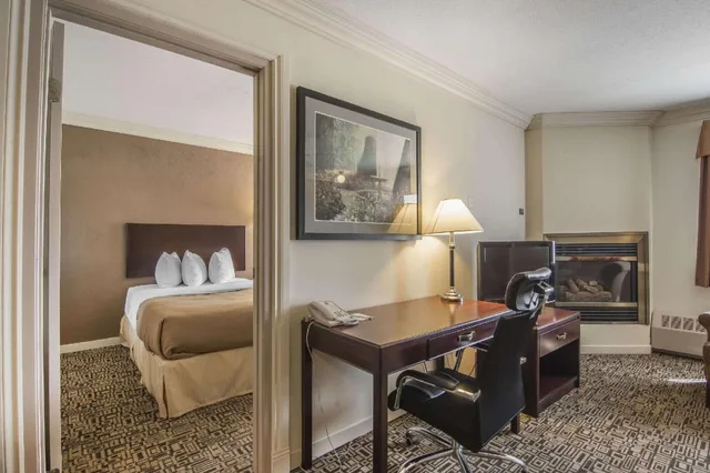 Efficiency, Suite, 2 Queen Beds, Smoking، Quality Inn & Suites High Level, AB 1/1