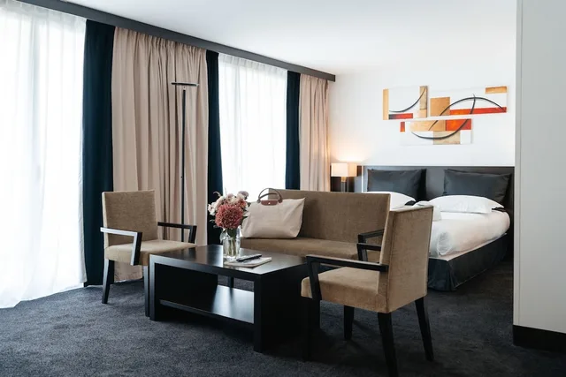 جناح بريفيليج بسرير كينج بشرفة، Westotel Nantes Atlantique 4/10