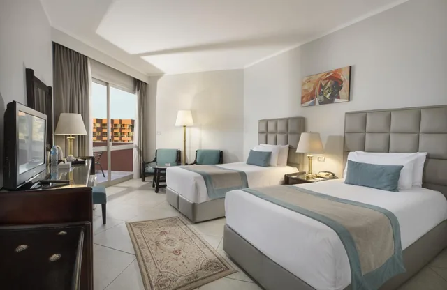 غرفة بريميوم مفردة بإطلالة على النهر، Pyramisa Hotel Luxor 1/4