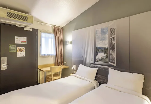 غرفة بسريرين منفصلين، B&B Hotel Perigueux Boulazac 1/3