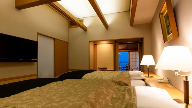 Japanese Western, Suite, Lake View, Night View, Top Floor، APA Hotel & Resort Kaga Katayamazu Onsen Kasuikyo 1/1