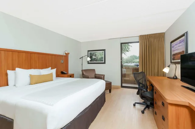 جناح بسرير كينج، Wyndham Garden Austin 1/3