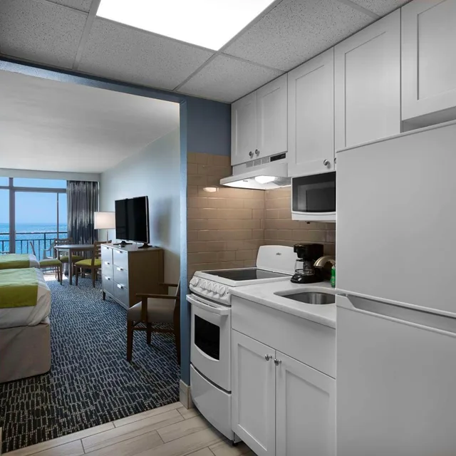 Room, 2 Queen Beds, Ocean Front, Balcony، Dayton House Resort, BW Signature Collection 4/5