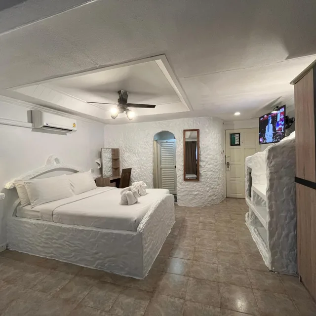 غرفة بسرير مزدوج مع سرير إضافي، Harrys Steakhouse & Beach Hotel 6/7