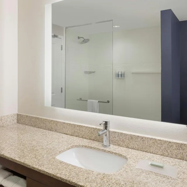جناح بسرير كينج وسريرين كوين بغرفتي نوم مع أريكة، Residence Inn By Marriott Orlando Downtown 5/9