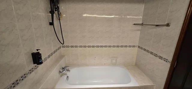 غرفة ديلوكس بسرير كوين، Kingston Hotel 28 - Gocos Hotel Klang 6/10