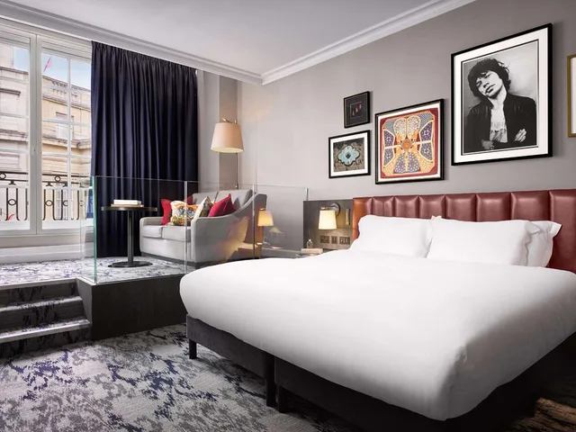 St James, King Bed، The Trafalgar St. James London, Curio Collection by Hilton 2/6